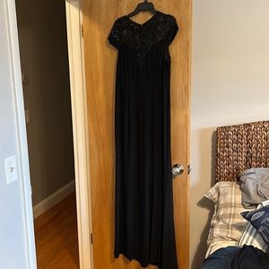 Black Adrianna Papell size 12 women’s